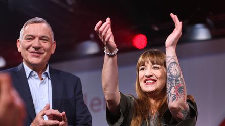 Das neue Erfolgsduo: Im Januar machte ein Sonderparteitag Jan van Aken und Heidi Reichinnek zu den Spitzenkandidaten für die Bundestagswahl.