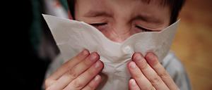 In Deutschland sind derzeit ungewöhnlich viele Schulkinder krank. Bei den 5- bis 14-Jährigen leidet fast jedes sechste Kind.
