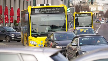 Auf der Nordseite des Potsdamer Platzes verlieren BVG-Busse besonders viel Zeit.