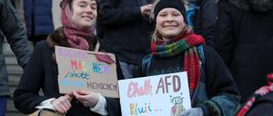Gegen das AfD-“Winterfest“ gab es bunten Protest.