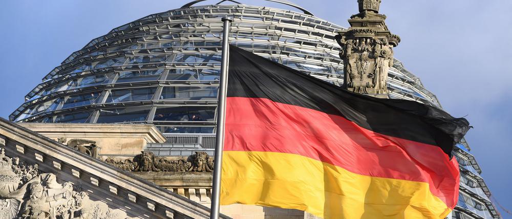In zwei Wochen wird der Bundestag neugewählt - die Rangfolge der Parteien in der Wählergunst blieb laut Umfragen zuletzt weitgehend stabil. (Archivbild)