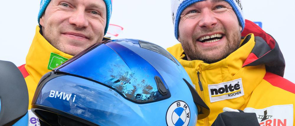 Francesco Friedrich (l) gewinnt im Zweierbob vor Johannes Lochner in Lillehammer.