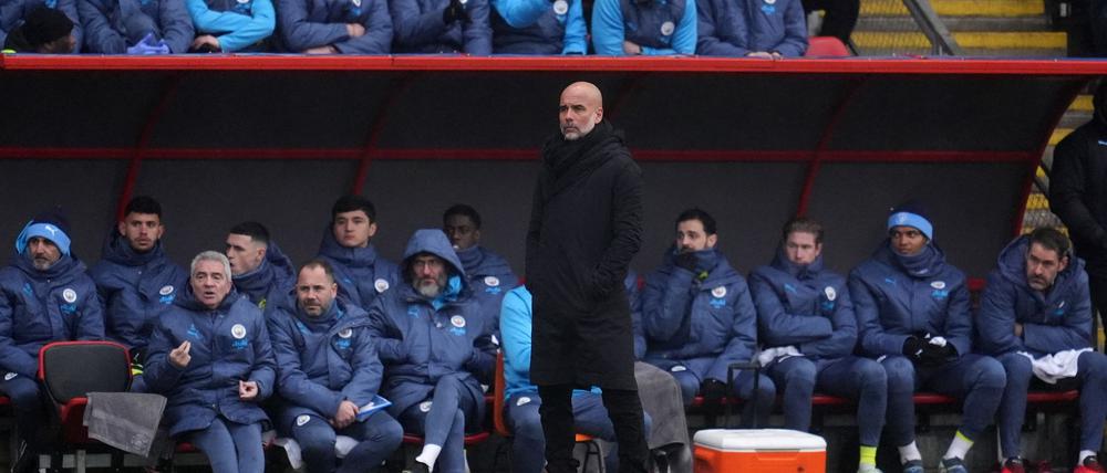 Sein Team geriet gegen den Drittligisten erstmal in Rückstand: City-Coach Pep Guardiola.