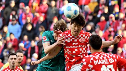 Der FSV Mainz 05 und der FC Augsburg lieferten sich ein umkämpftes Duell.