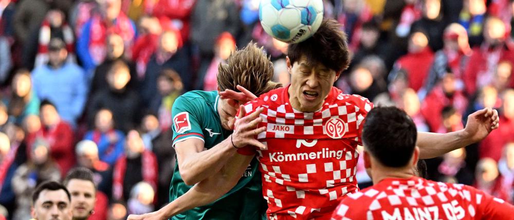 Der FSV Mainz 05 und der FC Augsburg lieferten sich ein umkämpftes Duell.