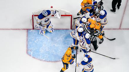 Die Buffalo Sabres mit JJ Peterka unterlagen in einem hitzigen Duell bei den Nashville Predators.