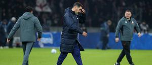 Blick nach unten. Cristian Fiél kassierte am Samstagabend gegen den 1. FC Kaiserslautern die nächste Niederlage.