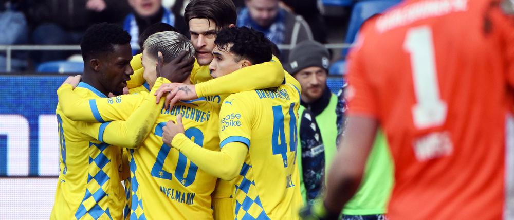 Braunschweig ging dank eines verwandelten Elfmeters in Führung.