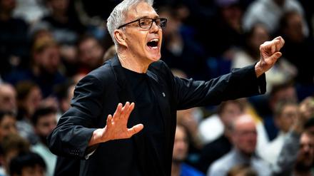 Stark im Stress: Bayern-Trainer Gordon Herbert.