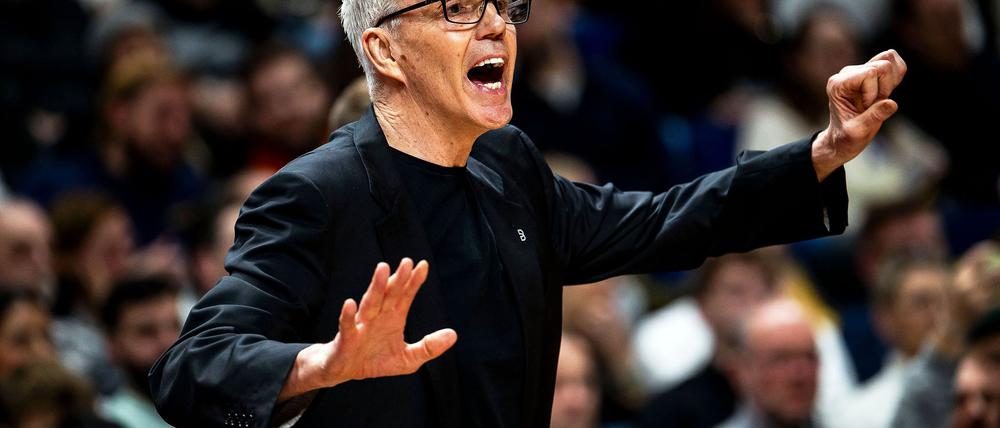 Stark im Stress: Bayern-Trainer Gordon Herbert.