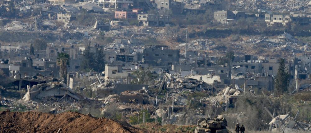 Nach palästinensischen Angaben starben im Gazastreifen vier Menschen durch israelisches Feuer. (Archivbild)
