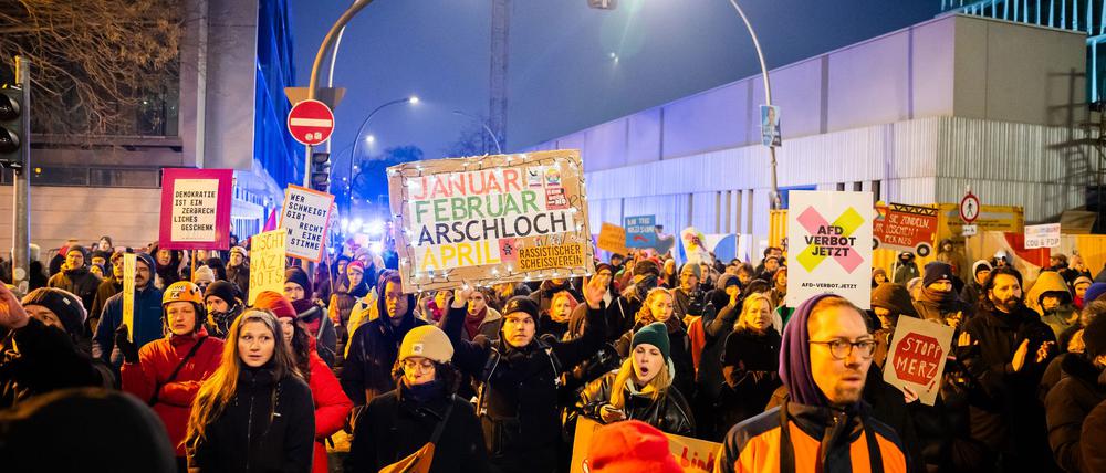Auch in Berlin zog es wieder zahlreiche Menschen auf die Straße.