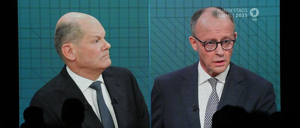 Bundeskanzler Olaf Scholz (SPD, l), neben Friedrich Merz, Unions-Kanzlerkandidat und CDU Bundesvorsitzender, beim TV-Duell von ARD und ZDF am Sonntagabend: Aus Sicht der Zuschauer konnte sich weder der eine noch der andere durchsetzen.