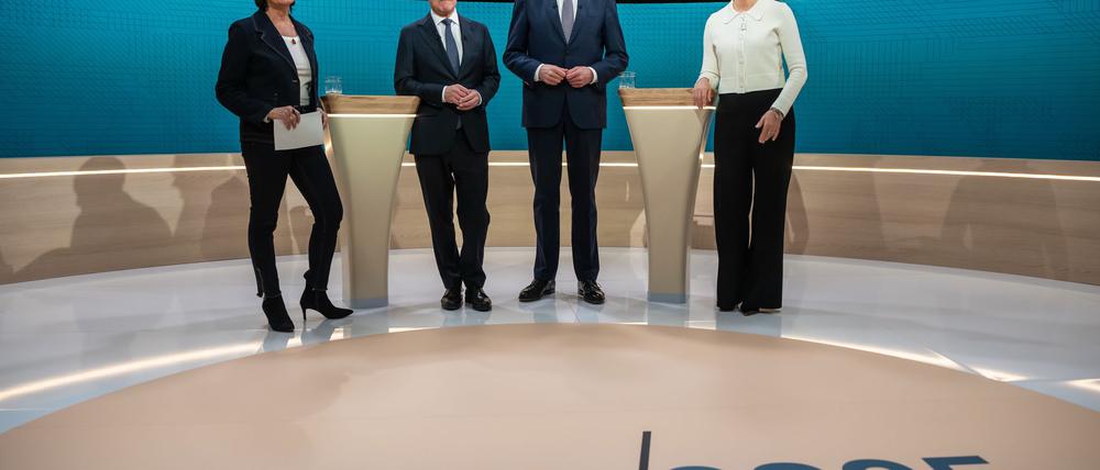Nach einer Umfrage der Forschungsgruppe Wahlen hat Scholz das Duell ganz knapp gewonnen.