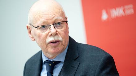 Ulrich Mäurer will das Thema Polizeikosten im Fußball bei der nächsten IMK zur Sprache bringen.