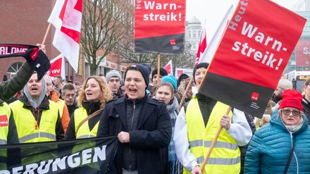 Mitarbeiter im öffentlichen Dienst in Berlin sind zum Warnstreik aufgerufen (Symbolbild).