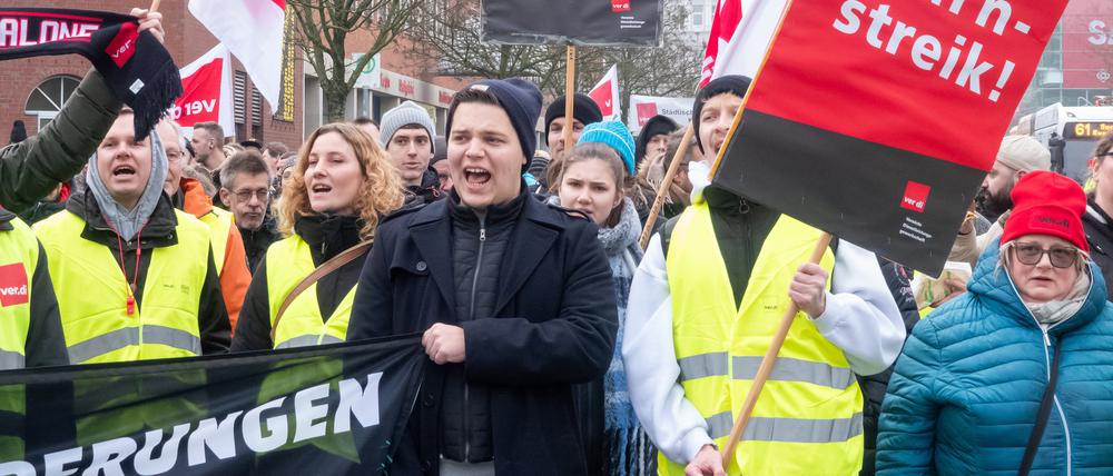 Mitarbeiter im öffentlichen Dienst in Berlin sind zum Warnstreik aufgerufen (Symbolbild).