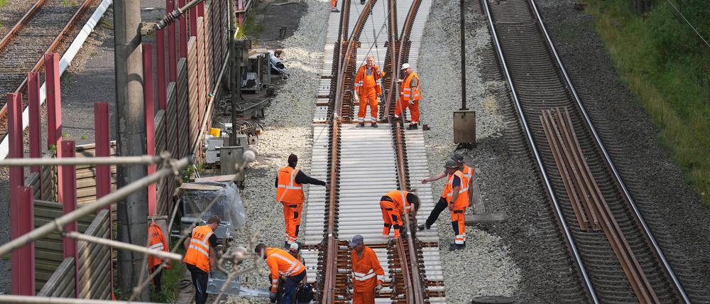 Im vergangenen Jahr war die Strecke zwischen Hamburg und Berlin schon mal für Bauarbeiten gesperrt. (Archivbild)