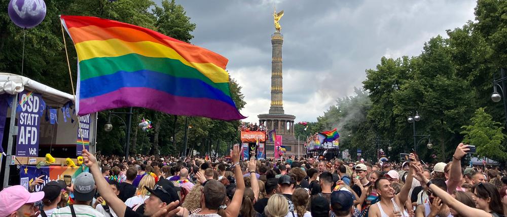 Schon im Sommer feierten Menschen den Christopher Street Day. (Archivbild)