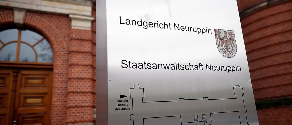 Der Tatverdächtige aus Casekow liegt noch immer im Krankenhaus.