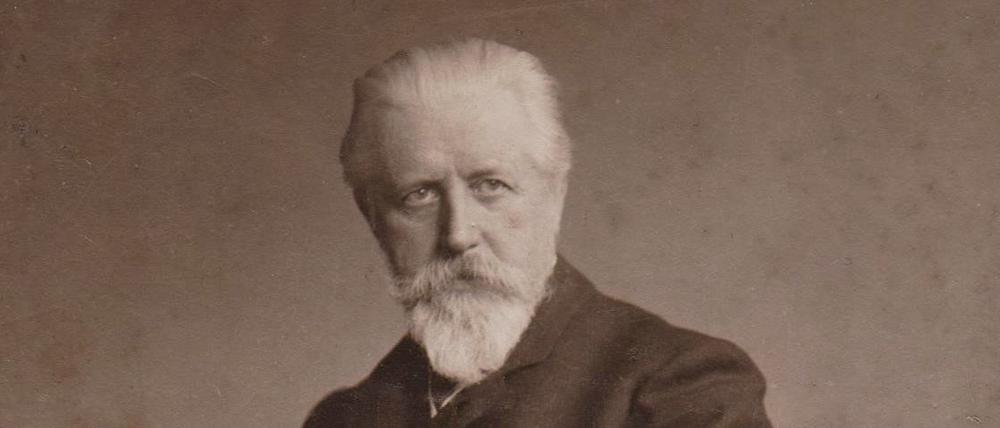 Auch als Fotograf hatte Ottomar Anschütz Pionierarbeit geleistet: Er entwickelte den Schlitzverschluss, der sehr kurze Belichtungszeiten ermöglicht und Anhängern der analogen Fotografie noch heute vertraut ist.