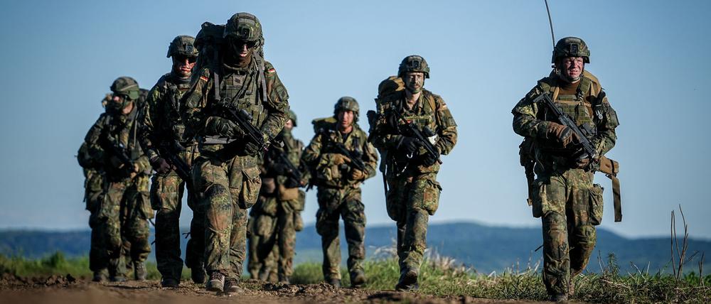 Deutschland soll seine militärischen Fähigkeiten in den kommenden Jahren nach dem jüngsten Stand der Aufrüstungspläne der Nato deutlich ausbauen. (Archivbild)