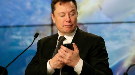 Der US-Unternehmer Elon Musk hatte die Plattform Twitter übernommen und zu X umbenannt. (Archivbild)