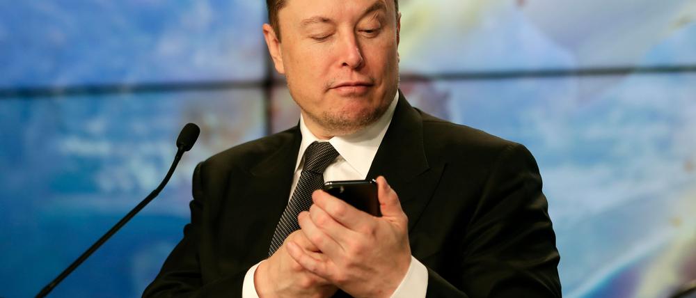 Der US-Unternehmer Elon Musk hatte die Plattform Twitter übernommen und zu X umbenannt. (Archivbild)