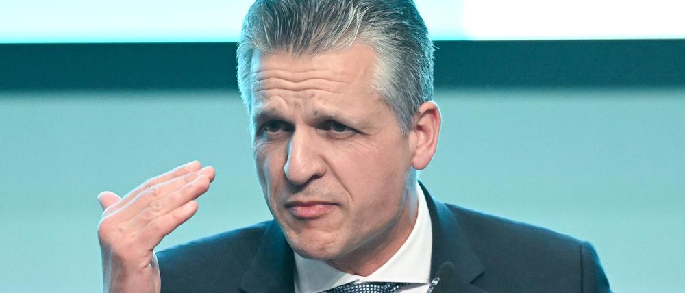 Thorsten Frei (CDU), Geschäftsführer der Unions-Bundestagsfraktion, spricht bei der Landesvertreterversammlung der CDU Baden-Württemberg.