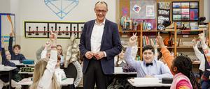 Kreuzverhör im Klassenzimmer: Friedrich Merz stellt sich Schülerfragen