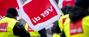 Die stellvertretende Verdi-Vorsitzende Christine Behle forderte die Arbeitgeber im Tarifstreit um den öffentlichen Dienst zur Vorlage eines Angebots auf.