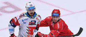 Adam Smith (r.) soll die Gegner ab sofort vom Eisbären-Tor fernhalten.