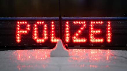 Die Leitstelle der Brandenburger Polizei hat im Jahr 2024 rund 376.000 Notrufe registriert - so viele wie noch nie. (Symbolbild)