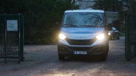 Im Fall eines Berliner Palliativarztes unter Mordverdacht wurden mehrfach Leichen exhumiert, hier auf einem Friedhof in Neukölln.