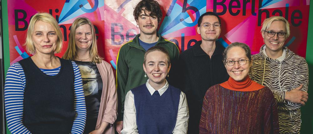 Die Tagesspiegel-Leserjury (v.l.): Manuela Ziegler, Katja Horstmann, Akito Ruhl, Theresa Wiesweg, Maximilian Simbolon, Amari Barash und Julian Gabrysch.