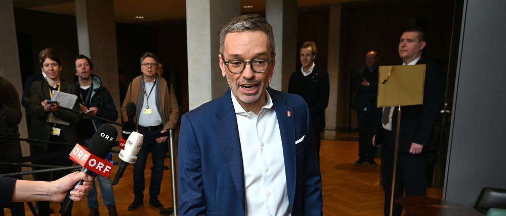 FPÖ-Chef Herbert Kickl vor Beginn der Koalitionsverhandlungen zwischen FPÖ und ÖVP im Parlament in Wien.