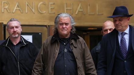 Steve Bannon.