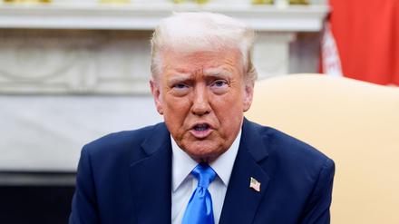 US-Präsident Trump hält trotz eines internationalen Aufschreis an den Plänen fest, dass die USA die Kontrolle über den Gazastreifen übernehmen sollen. 