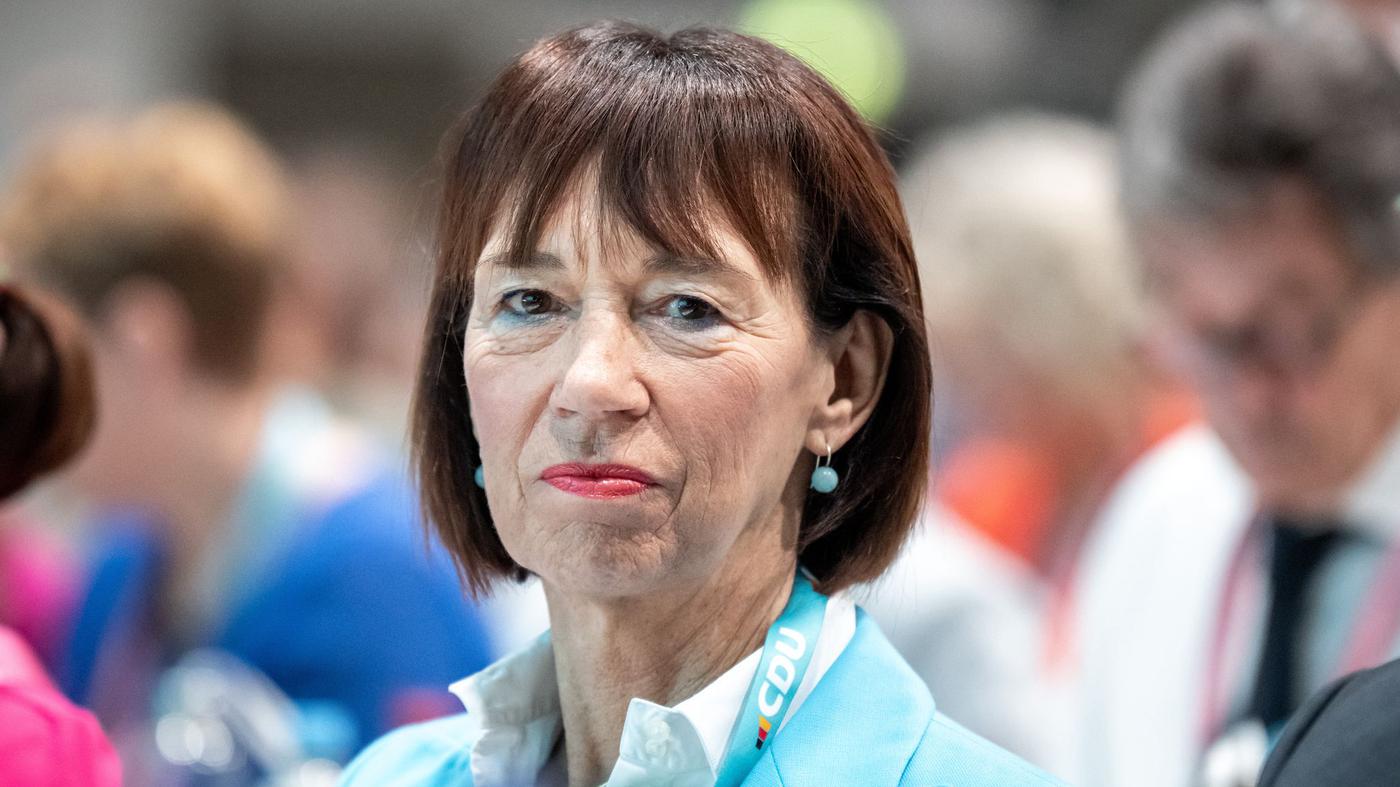 Charlotte, die Strenge: Wer ist die Frau, der Friedrich Merz seit 44 Jahren  vertraut?
