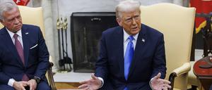 Der US-Präsident legt in der Pressekonferenz seine Pläne für Gaza dar, die allem diametral widersprechen, was sein Gast, der jordanische König Abdullah II., vertritt.