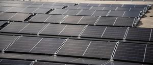 Eine Solaranlage auf einem Logistikzentrum in Marl (NRW)
