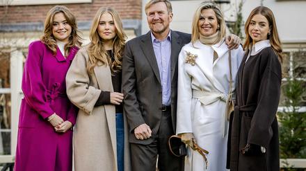 Prinzessin Ariane (l) hat nach Angaben ihrer Mutter Augenprobleme. 