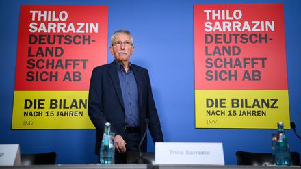 Sarrazin stellte Bilanz seines Bestsellers vor und äußerte sich zur AfD und Friedrich Merz. 