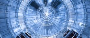 Ein Detektor des KATRIN-Experiments am Karlsruhe Institute for Technology (KIT), das die Neutrinomasse modellunabhängig durch hochpräzise Messungen der Kinematik von Elektronen bestimmen konnte.
