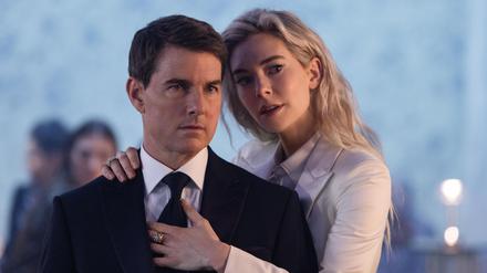 Ethan Hunt (Tom Cruise, l.); The White Widow (Vanessa Kirby, r.)