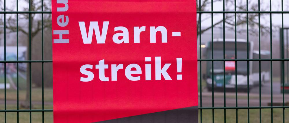 Die Gewerkschaft Verdi hat für kommenden Montag einen Warnstreik angekündigt. (Symbolbild)