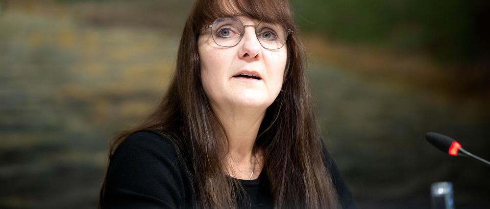 Brandenburgs Innenministerin Katrin Lange (SPD) will eine konsequente Abschiebung und Ausreise krimineller Ausländer forcieren. (Archivbild)