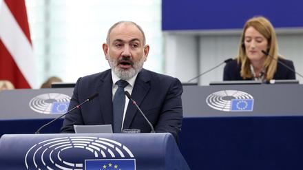 Nikol Paschinjan, Premierminister von Armenien, spricht in einer feierlichen Sitzung während einer Plenarsitzung im Europäischen Parlament.