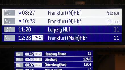 Immer mehr Züge der Bahn fallen aus. Oft liegt das an Streiks oder dem Wetter, oft aber auch an der Bahn selbst. (Archivbild)