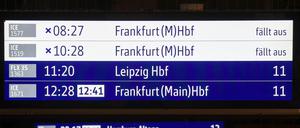 Immer mehr Züge der Bahn fallen aus. Oft liegt das an Streiks oder dem Wetter, oft aber auch an der Bahn selbst. (Archivbild)